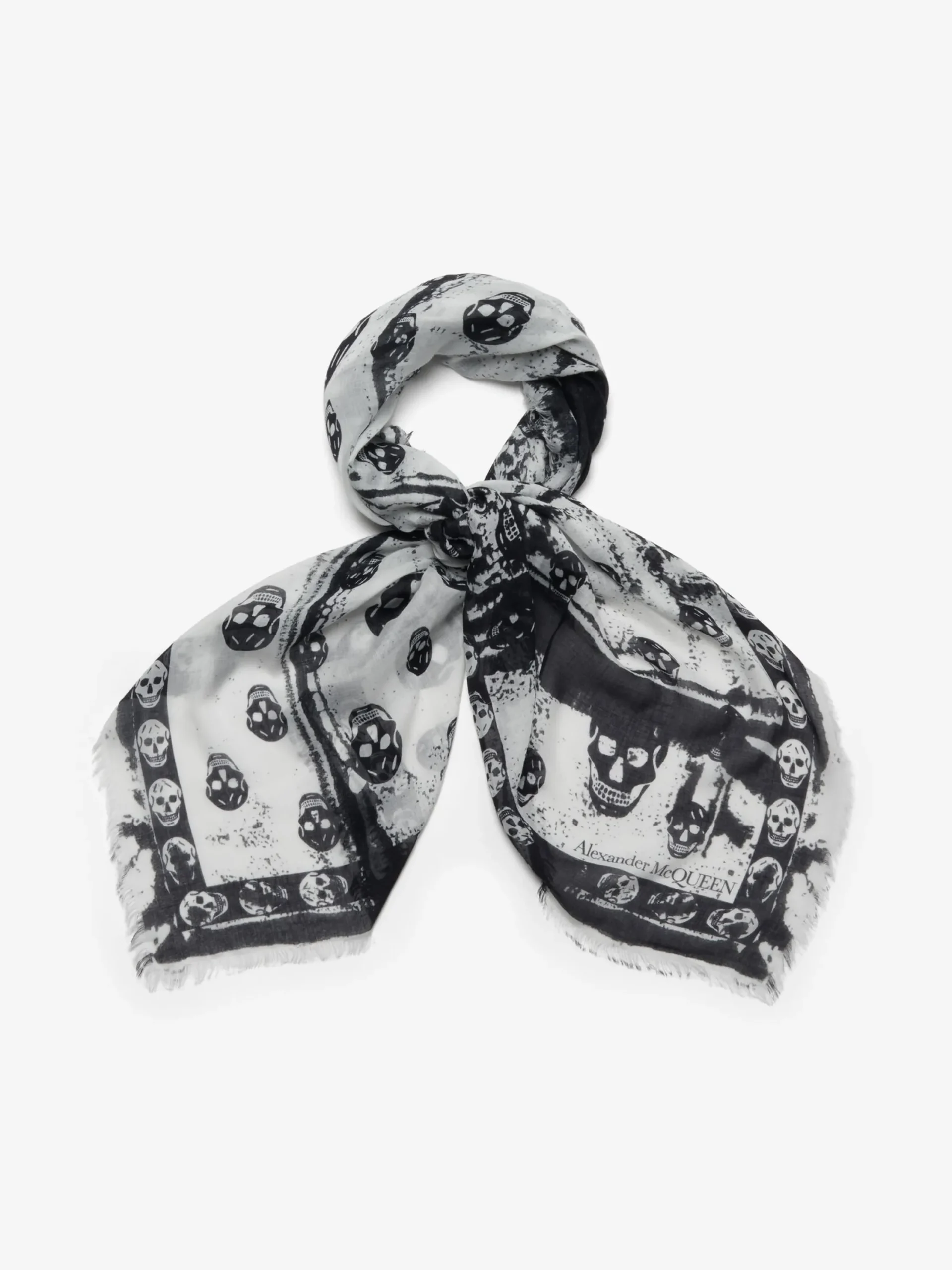 Discount Alexander McQueen Men's Classic Fold Skull Foulard in Ivory/Black