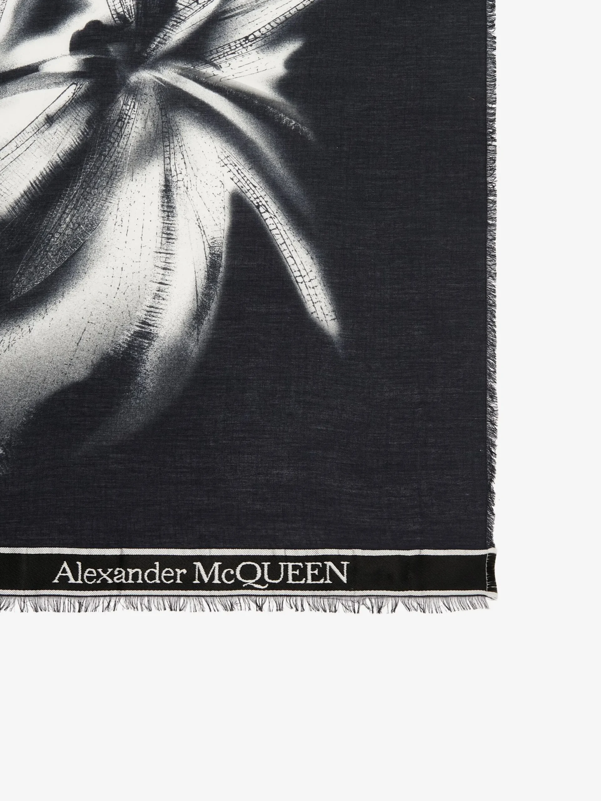 Clearance Alexander McQueen Men's Dragonfly Shadow Stole in Black/White