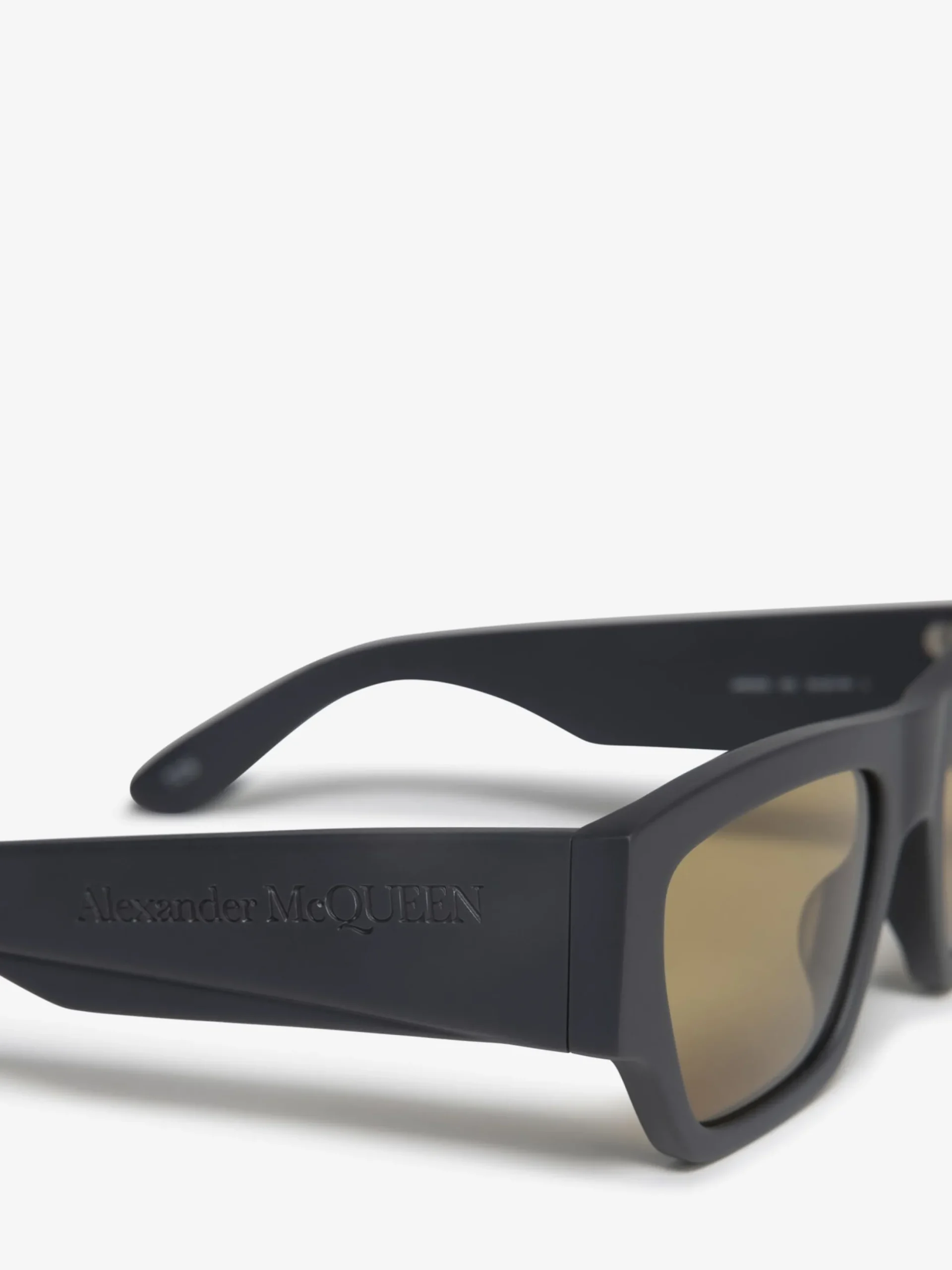 Best Alexander McQueen Men's McQueen Angled Rectangular Sunglasses in Grey/Yellow