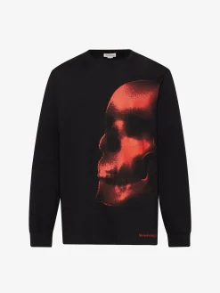 Store Alexander McQueen Men's Shadow Skull Long-sleeved T-shirt in Black/Red
