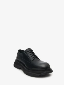New Alexander McQueen Men's Tread Lace Up in Black