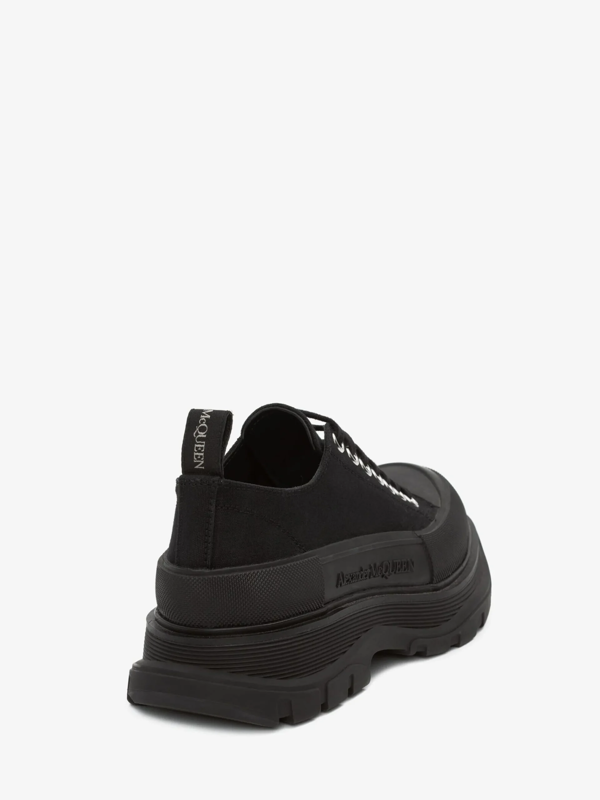 Outlet Alexander McQueen Men's Tread Slick Lace Up in Black