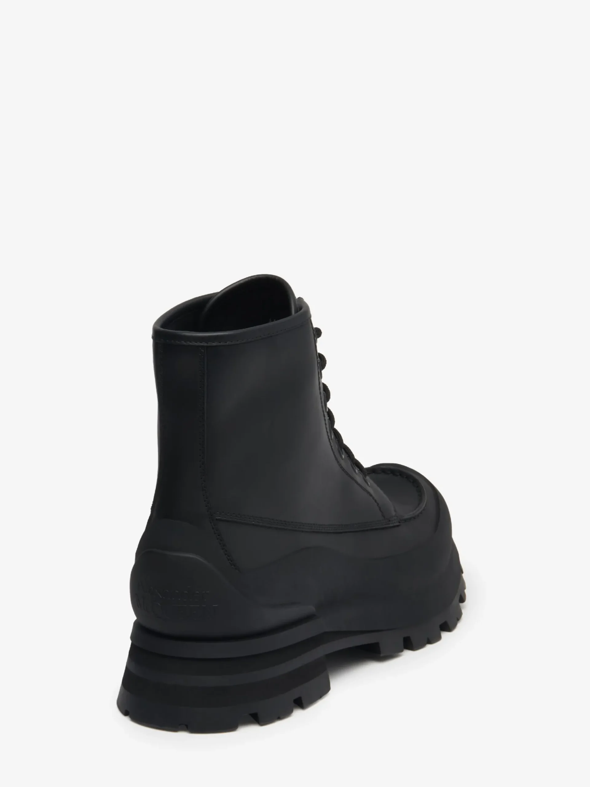 Outlet Alexander McQueen Men's Wander Lace Up Boot in Black