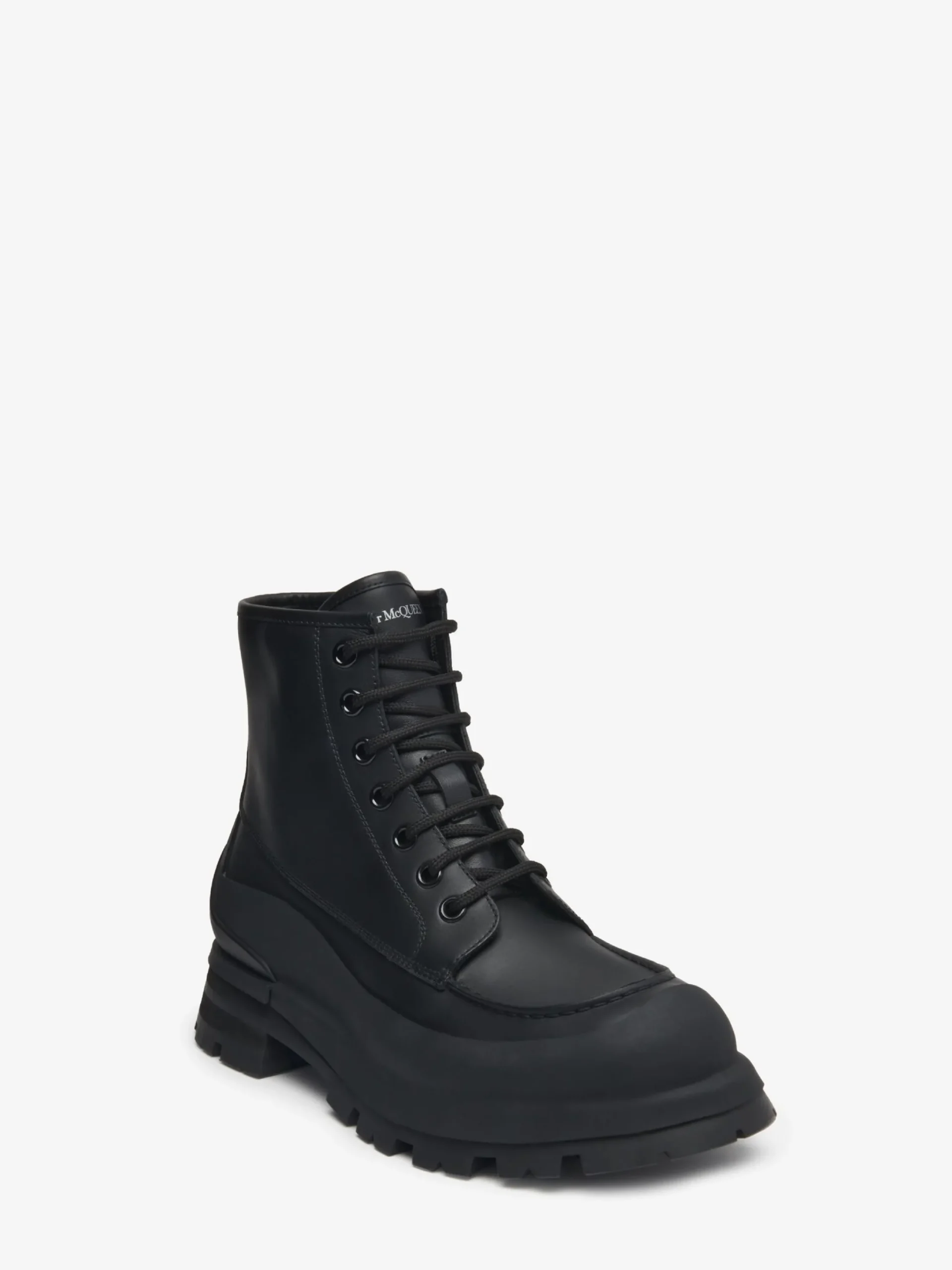 Outlet Alexander McQueen Men's Wander Lace Up Boot in Black