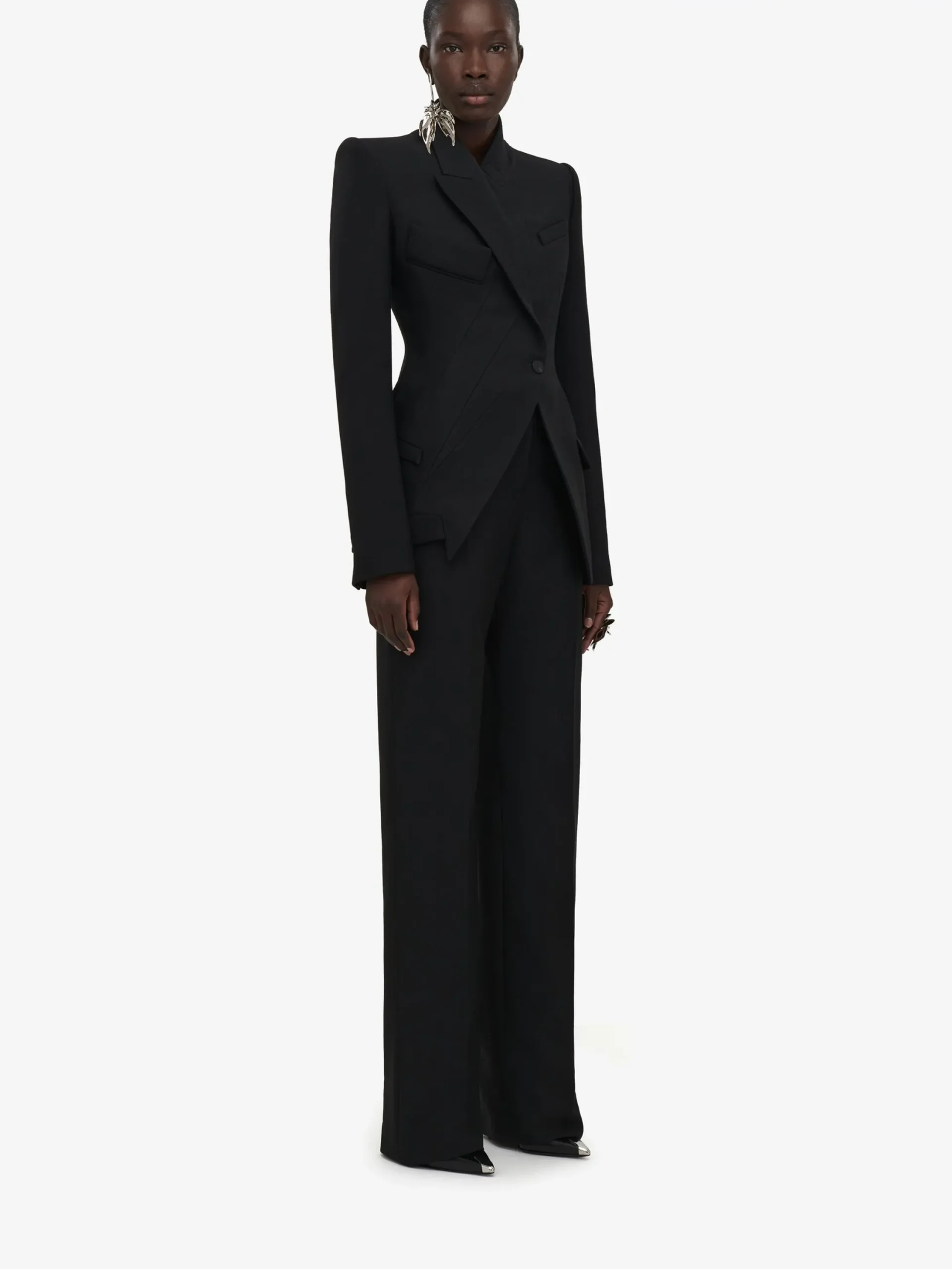 New Alexander McQueen Women's Asymmetric Tailored Jacket in Black