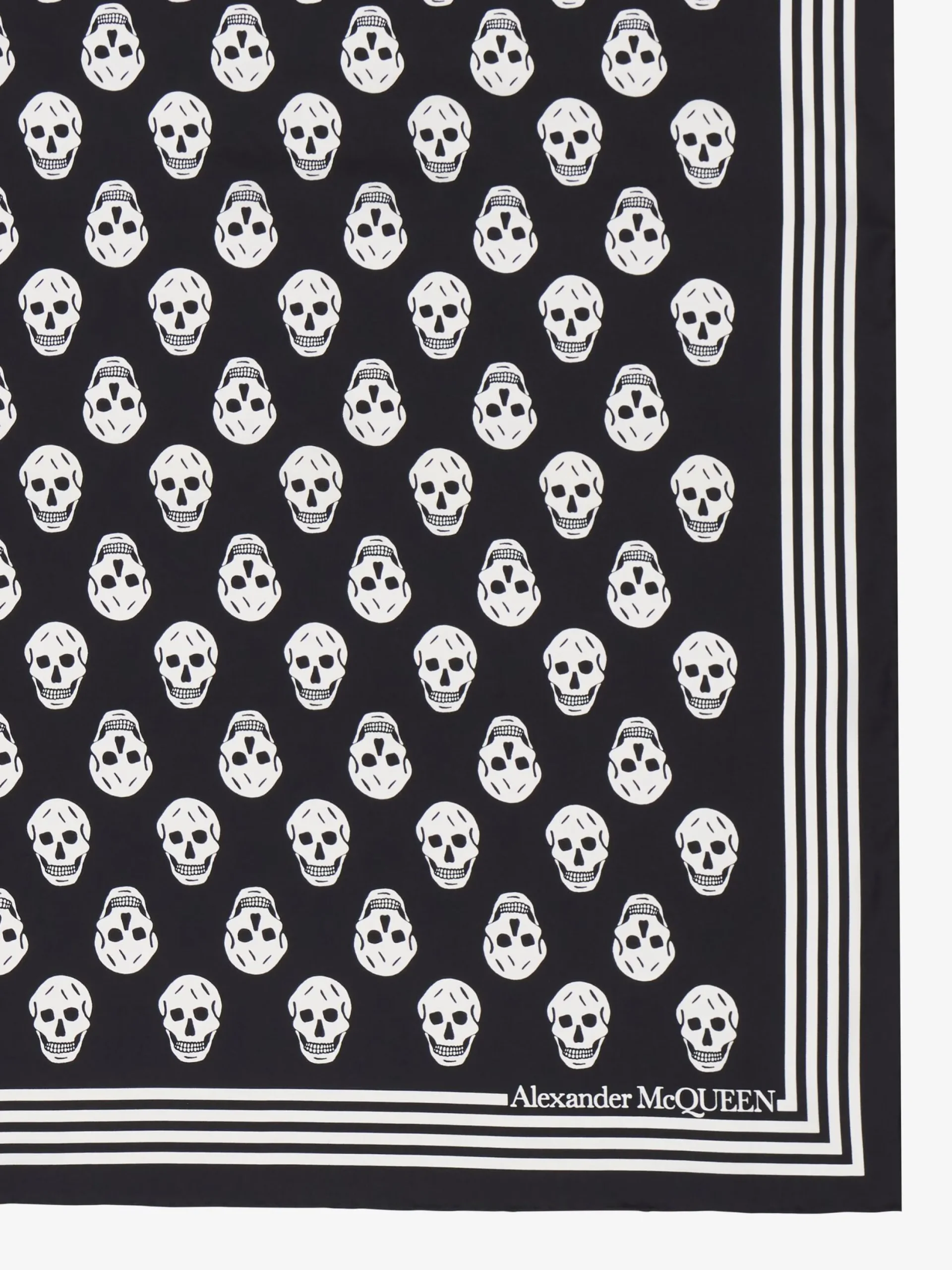 Store Alexander McQueen Women's Biker Skull Scarf in Black