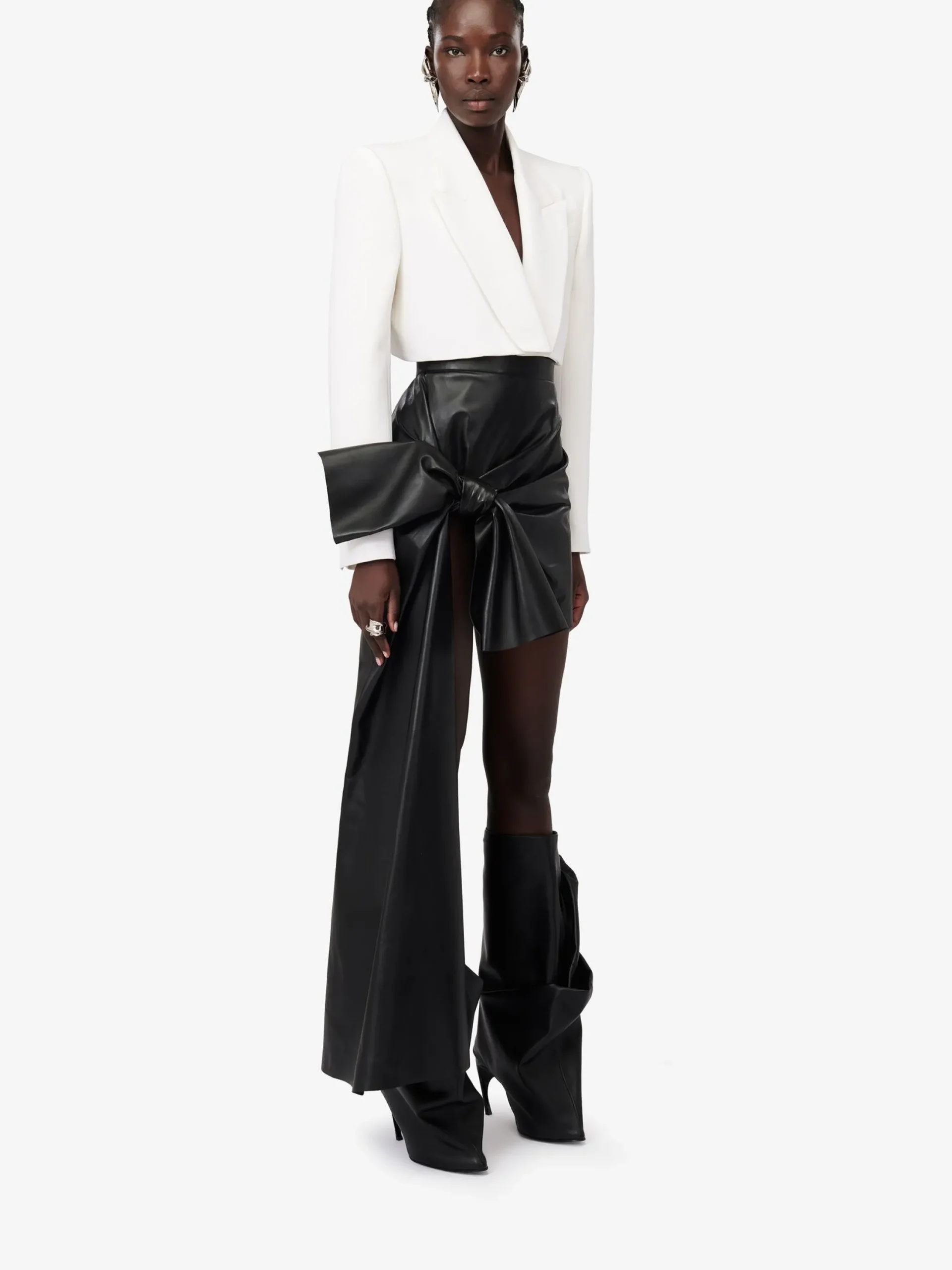 Sale Alexander McQueen Women's Boxy Cropped Jacket in Soft White