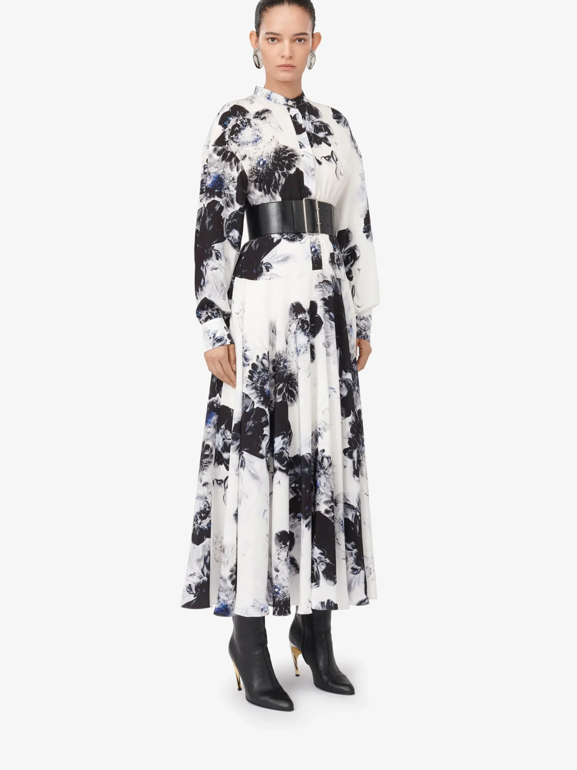 Discount Alexander McQueen Women's Chiaroscuro Shirt Dress in White/Black/Electric Blue