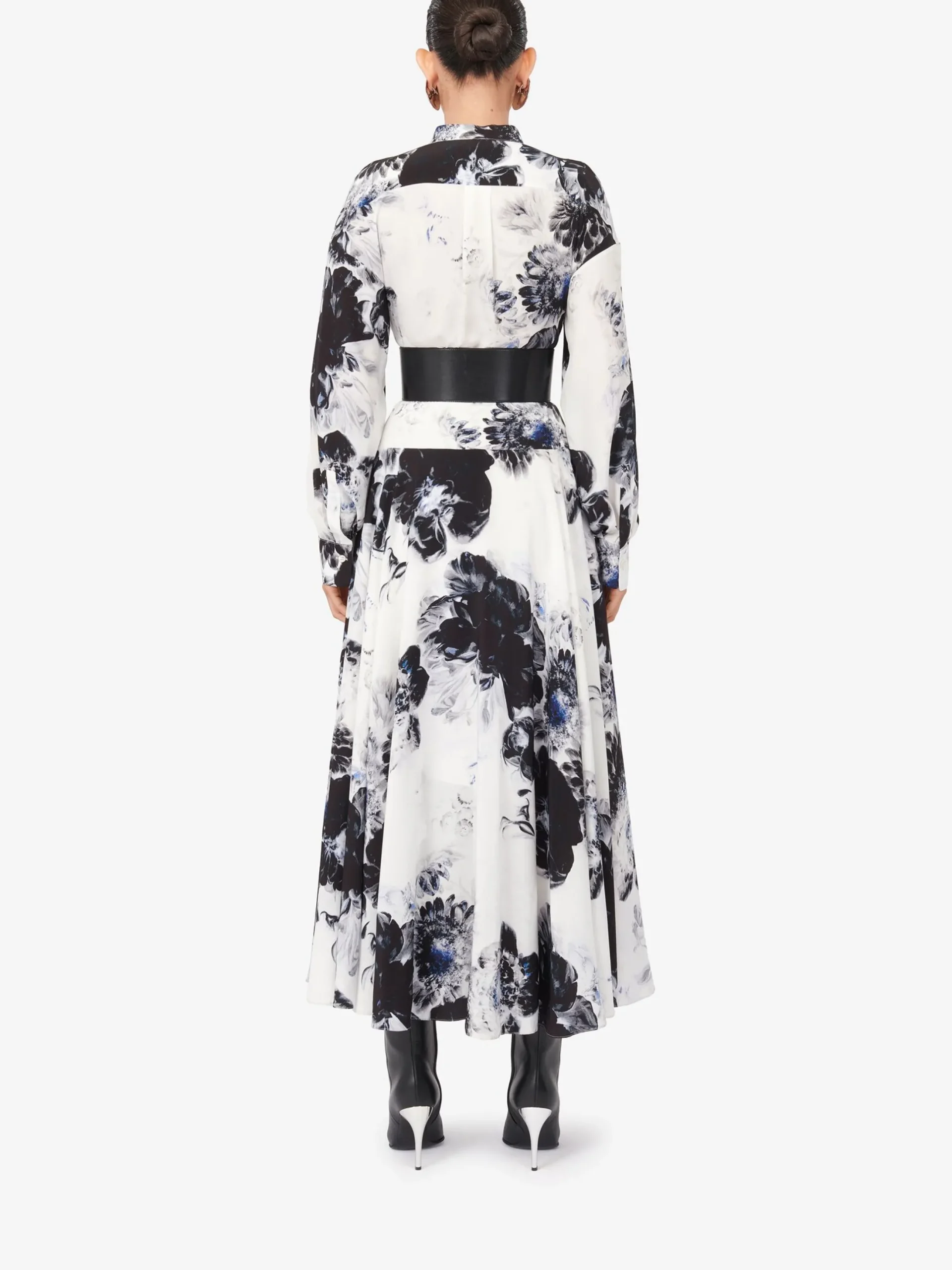 Discount Alexander McQueen Women's Chiaroscuro Shirt Dress in White/Black/Electric Blue