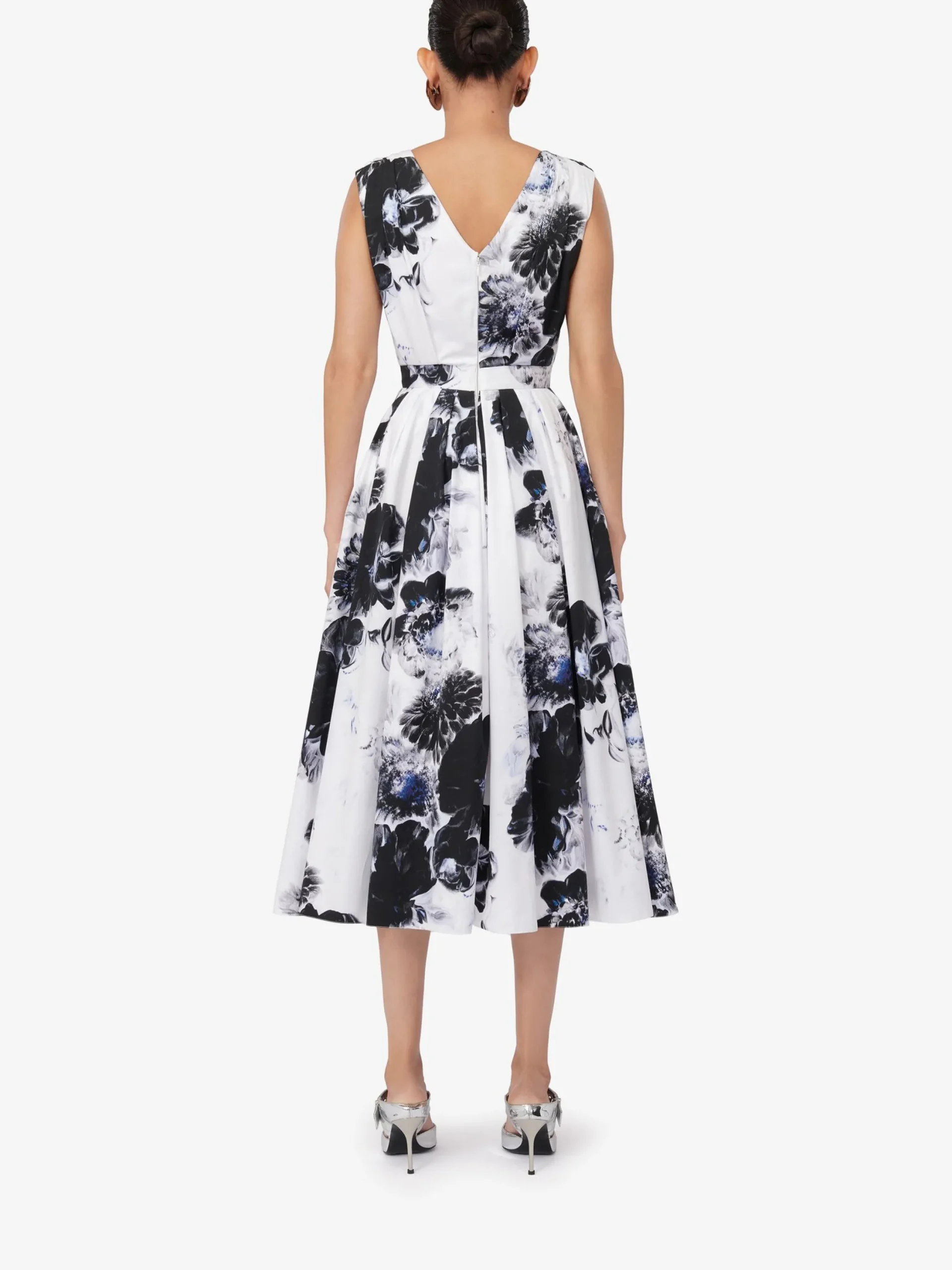 Outlet Alexander McQueen Women's Chiaroscuro Sleeveless Knot Dress in White/Black/Electric Blue