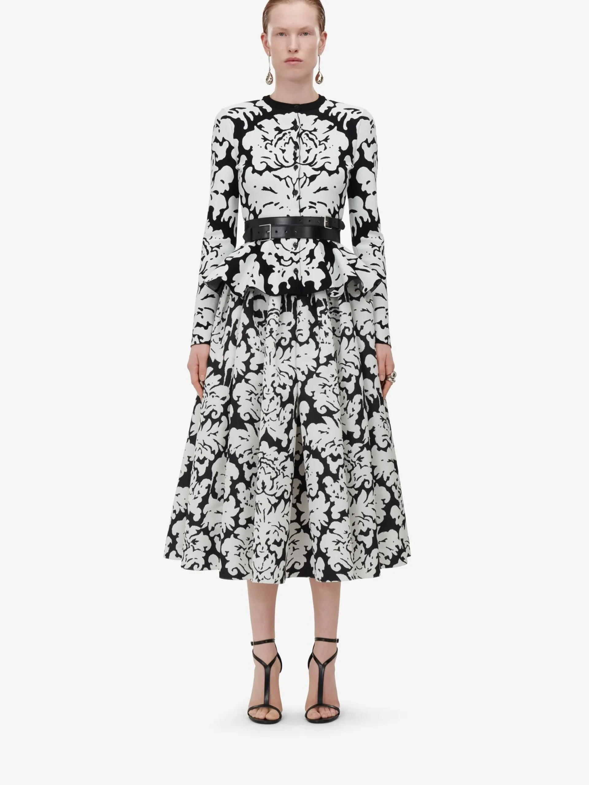 Fashion Alexander McQueen Women's Damask Jacquard Peplum Cardigan in Black/White