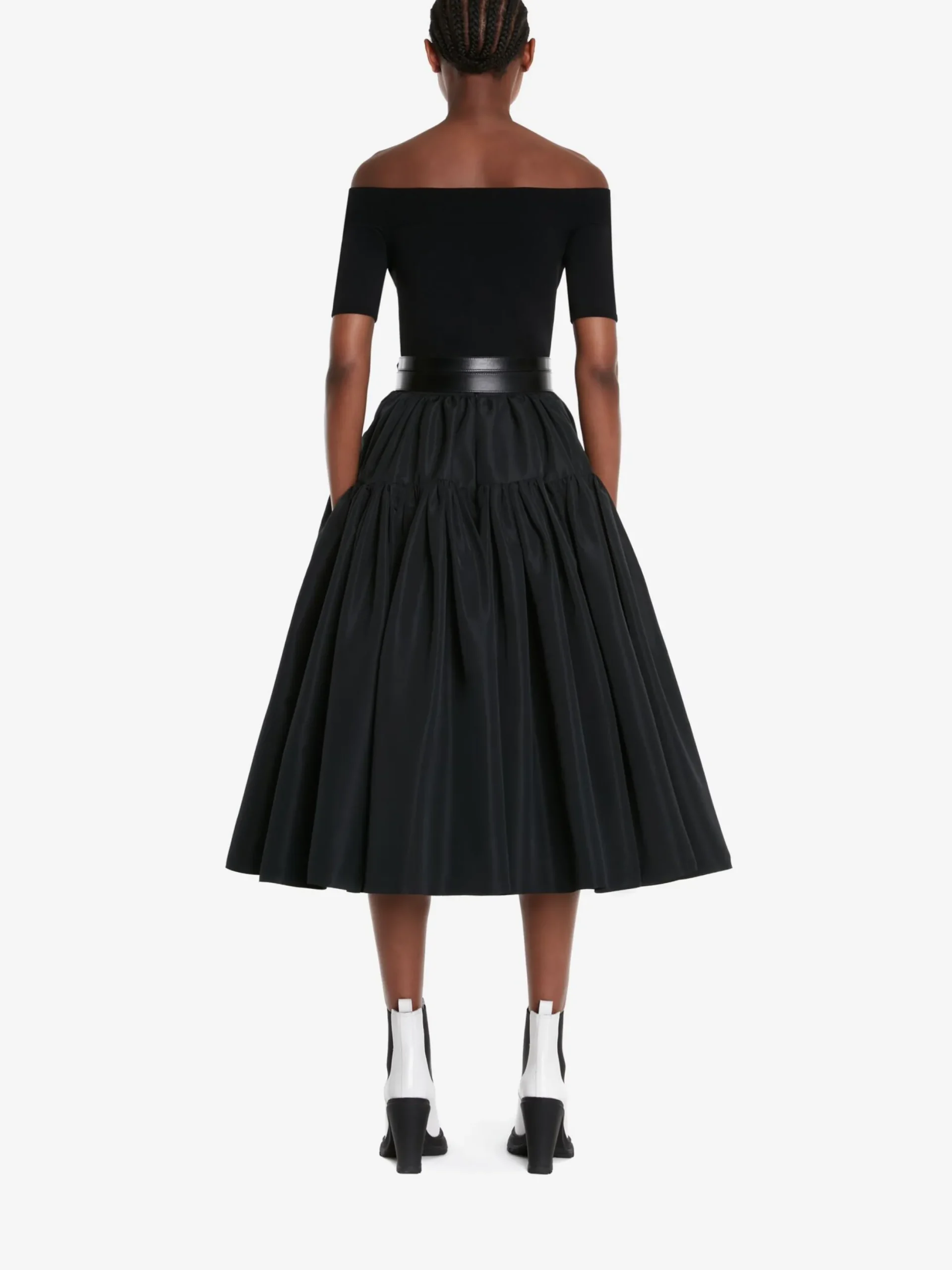 Hot Alexander McQueen Women's Off-the-shoulder Knit Top in Black
